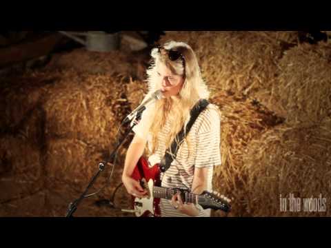 'Plans' - Marika Hackman // In The Woods Barn Sessions 2013