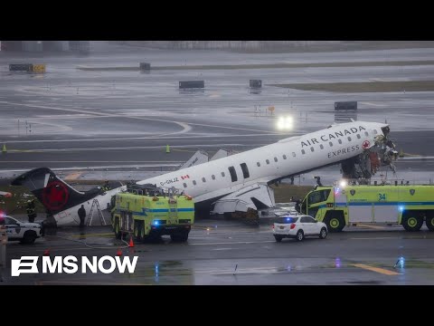 2 pilots killed after runway collision at NYC's LaGuardia Airport