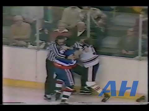 NHL Oct. 26, 1980 Danny Gare,BUF v Gord Lane,NYI Buffalo Sabres New York Islanders