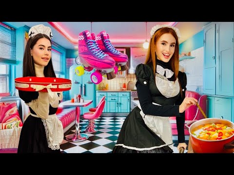 LAVORIAMO IN UN VERO RISTORANTE CON I PATTINI🛼!! - by Charlotte M.