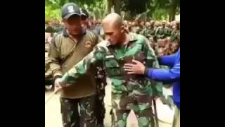 Download lagu funny military stories !!! army training , Aksi lucu anggota TNI saat pendidikan mp3