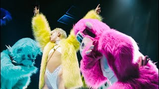 Miley Cyrus - On My Own (Live at the Bangerz Tour)
