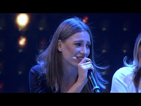 Beyaz Show- Serenay Sarıkaya - Telefonun Başında (Canlı performans)