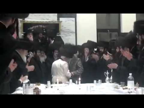 Satmar Rebbe R' Ahron Shlit"a Attending Sheva Brochos In Kr