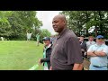 Charles Barkley shows off improved golf swing; Bo Jackson 