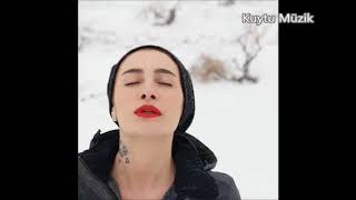 Sıla - Sen De Başını Alıp Gitme Ne Olur (Canlı Performans)