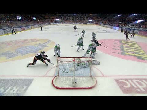 Här kastar Dansk klubban och räddar givet mål - TV4 Sport
