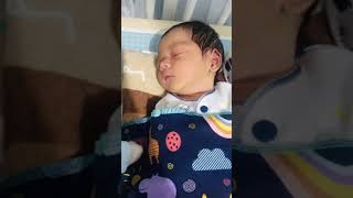 Download lagu Bayi lucu ganteng baru lahir mp3