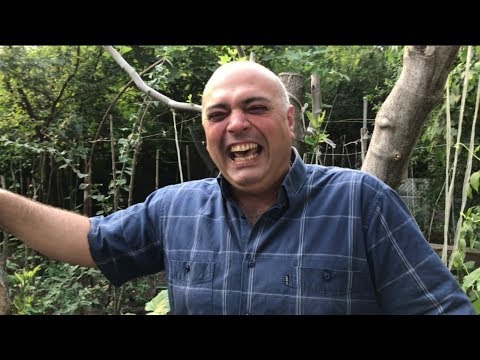 Мужик заблудился в лесу и вдруг видит... Анекдот смешной!