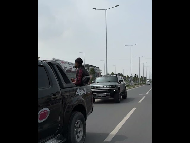پاکستان کی 1/1 Hummer EV SUV - مالک کا جائزہ!