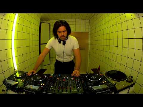 Krystal Klear | HÖR - Nov 11 / 2022