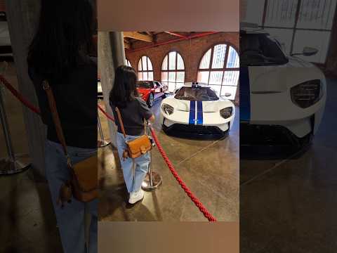 ADMIRING THE FORD GT 2020 😍💙🤍 FOX CLASSIC CAR COLLECTION #ford #fordgt2020 #shorts