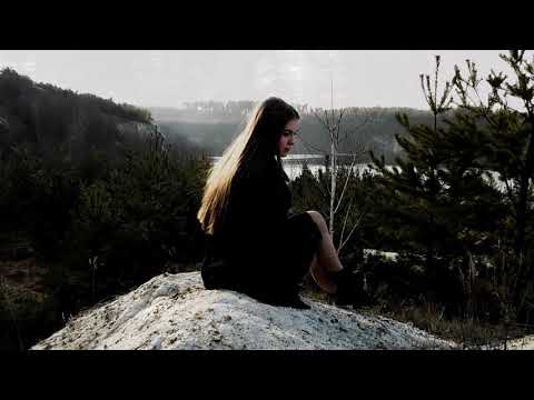 Eminem – Black Magic (ft. Skylar Grey)