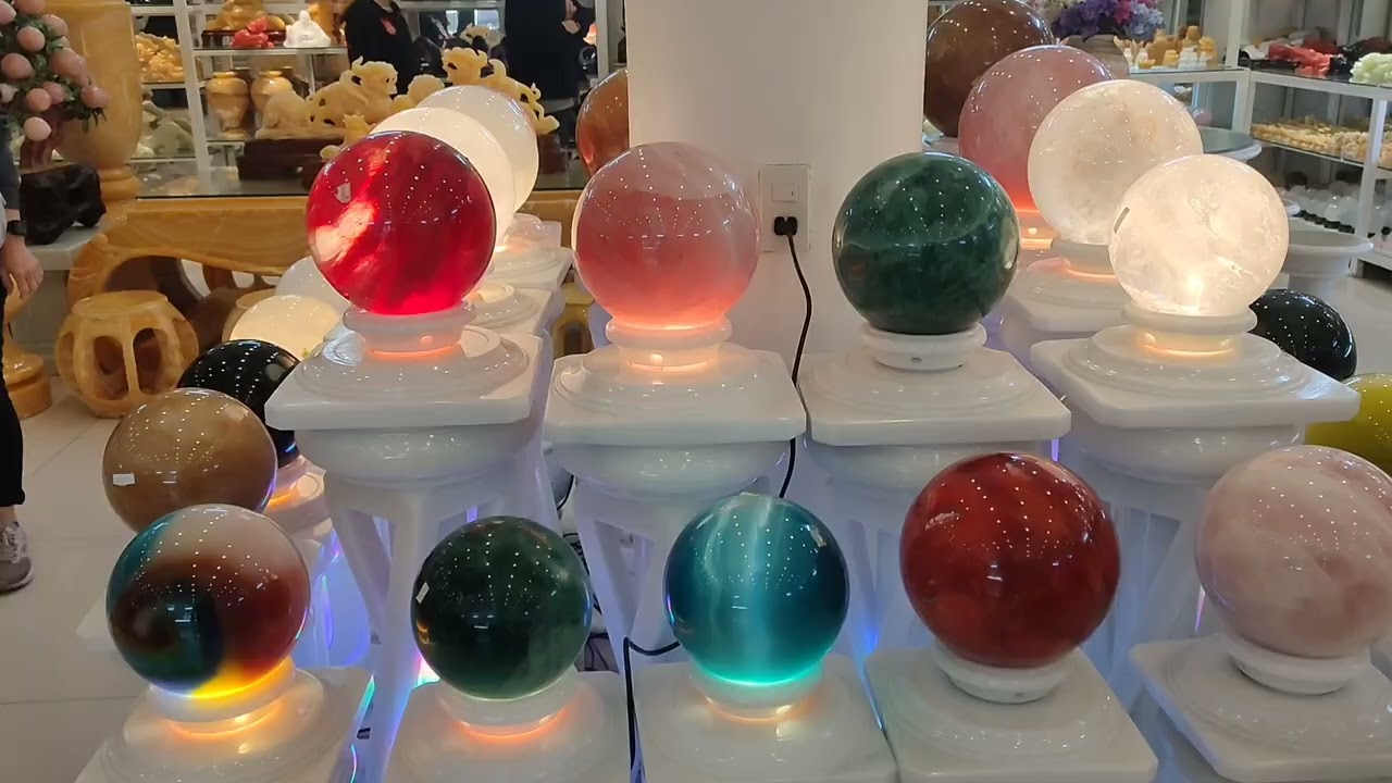 Experience a fascinating peek of Non Nuoc Stone Carving Village.