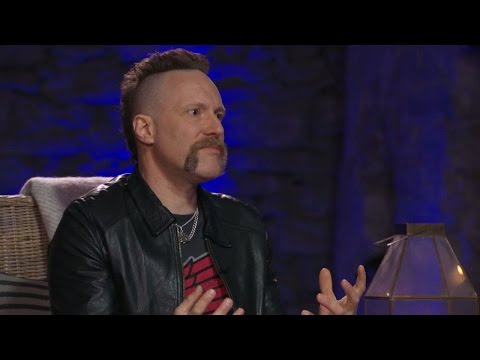 Laila Bagge: "Kan vi få en hörapparat till Ralf?" - Idol Sverige (TV4)