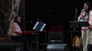 live Alessia Magalotti Sings Joni Mitchell - Rainy night house