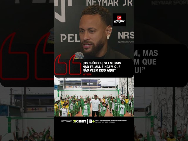 Neymar aparece em leilão de seu instituto antes de jogo decisivo do Santos | CNN ESPORTES