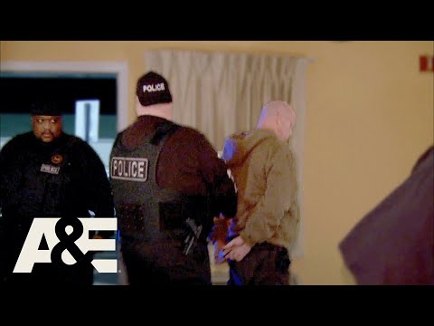 Inmate Snitch Leads To Capture of Corrupt Correctional Officer | The Squad: Prison Police | A&E