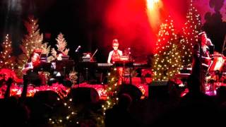Mannheim Steamroller - &quot;God Rest Ye Merry Gentlemen&quot; (Live)