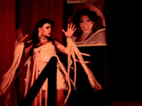 DRAG QUEEN  brenda loppes rihanna.MPG