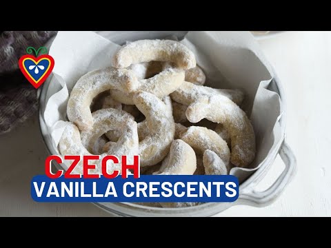 Czech Vanilla Crescents (Vanilkové Rohlíčky) | Christmas Recipe