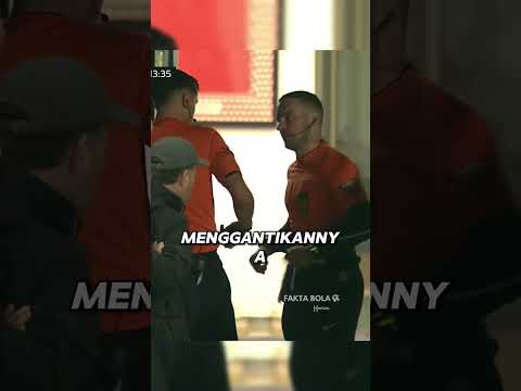 Penonton Ini Menggantikan Wasit yang Cedera di Tengah Laga