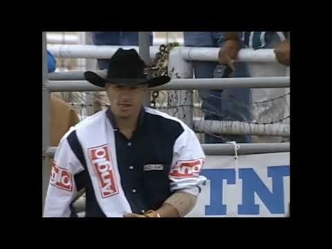 Adriano Moraes vs Skyhook - 94 PBR Del Rio (81 pts)