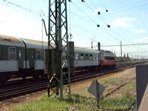 Plecháč 242 217-8 na rychlíku