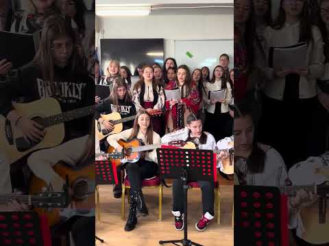 ☃️ #hailaAsachi 🔔 #colinde ❄️ #colindatori 🥁 #AsachiStar  #cantecedeCraciun ❄️🎄💫COLINDA BUNICILOR