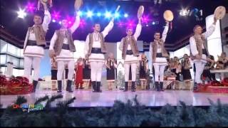 Ansamblurile reunite "Plaiuri Bacauane" si "Ca la Noi" din Bacau