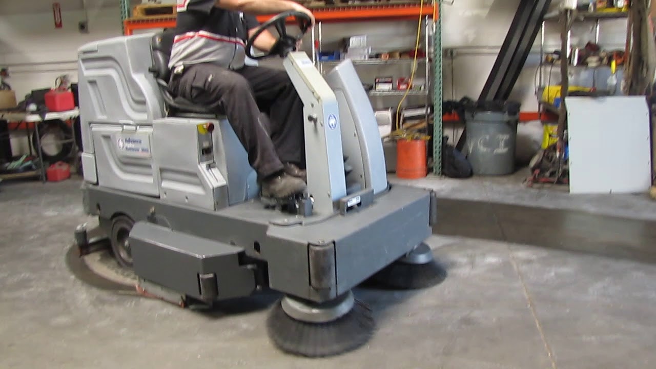 Advance Hydro-Retriever 40” Ride On Electric Floor Scrubber 36V Battery Only 98