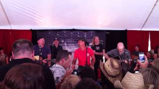 Tim McGraw - Forever Seventeen (live acoustic).MOV