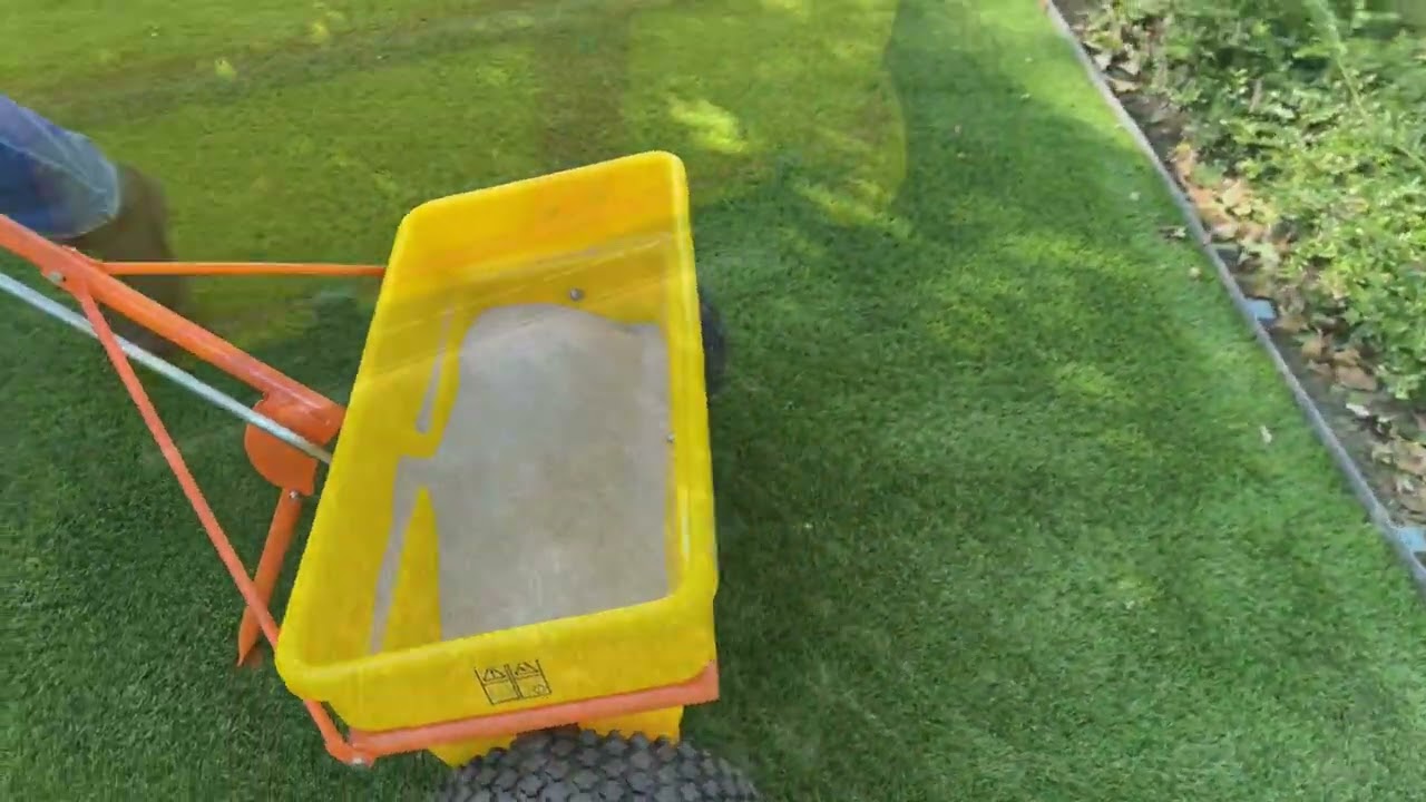 GRS Spreader: Easy and Even Sanding for Artificial Grass!