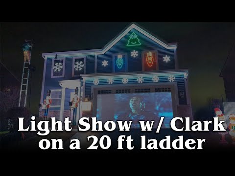 Christmas Vacation light show w/ Clark Griswold on 20ft ladder and Cousin Eddie mannequin