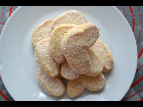 Recipe: Vanillekipferl - German/Austrian Vanilla Cookies