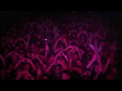 Tom Novy plays "Tom Novy & Christopher Groove - (Like I'm Falling In Love) (Preview)