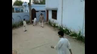preview picture of video 'SYED LAREB ALVI 52 RUNS (mini cricket :'