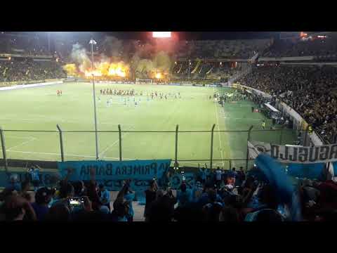 "entran los piratas en cancha de Peñarol !!!" Barra: Los Piratas Celestes de Alberdi • Club: Belgrano