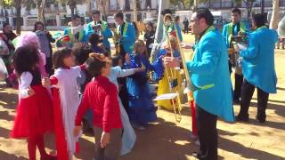 preview picture of video 'Charanga los entonas juego la taza carnaval infantil almonte 2013'