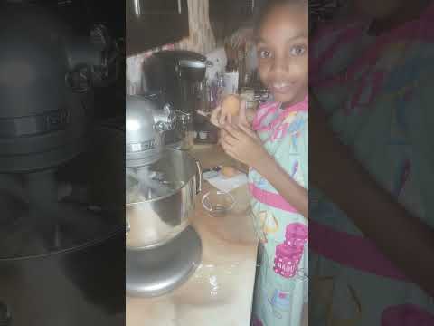 My Princess & my #baker! #cookiesrecipe #chocolate #chips #homemade #baking #mommydaughtertime