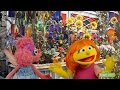 Meet Julia Sesame Street S First Autistic Muppet
