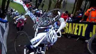 preview picture of video 'Running up the climb in Hoogerheide Cyclocross World Cup 2010'