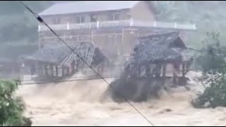 Flash floods wash away 400-year-old bridge in central China
