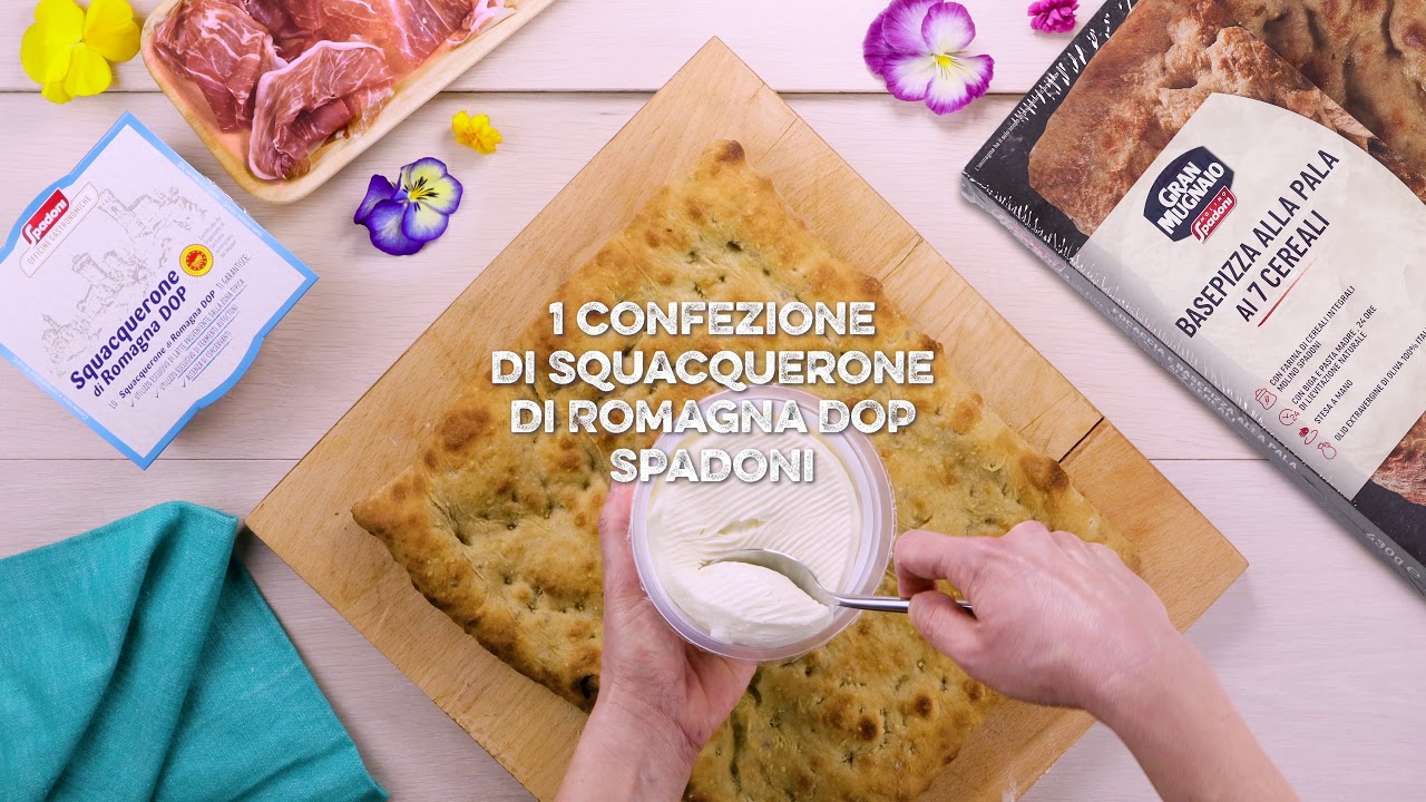 Focaccia ai 7 cereali con Squacquerone e prosciutto di Mora