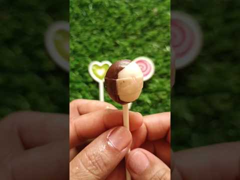 Luvit  2 Shade Smackers  chocolate vanila flavour lollipop #delicious #lollipop #chocolate ##shorts