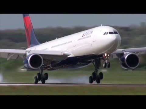 U. S. Flight Disruptions Due To Flight Cancellations