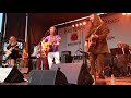The Newbees with Gavin Pring - Here Comes The Sun