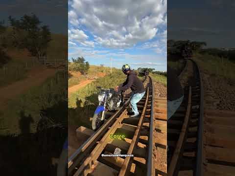 Trilha no trilho do Trem  #moto