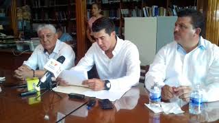 FEDERICO MADRAZO EN RUEDA DE PRENSA  DANDO LECTURA A UN POSICIONAMIENTO  DE LA SEGURIDAD EN TABASCO