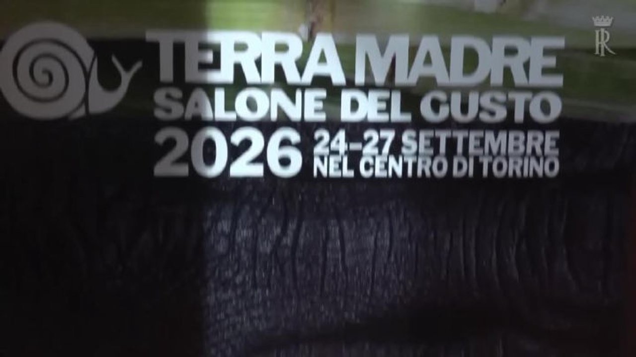 Standing ovation per Mattarella al Teatro Regio di Torino per "Terra Madre e Salone del gusto"